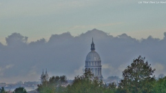La cathédrale de Boulogne, dans la brume vespérale